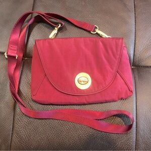 Baggallini cross body travel purse